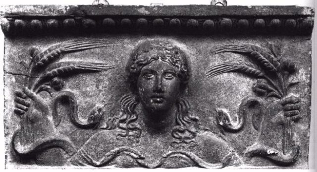 Tonrelief der Ceres mit Getreide und Schlangen in den Hnden (1. Jh. n.Chr.)